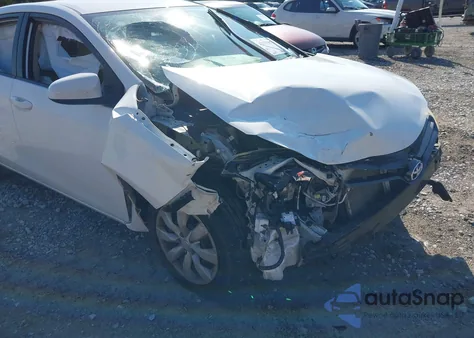 2016 Toyota Corolla Le z USA, uszkodzony, nr VIN 2T1BURHE9GC665643